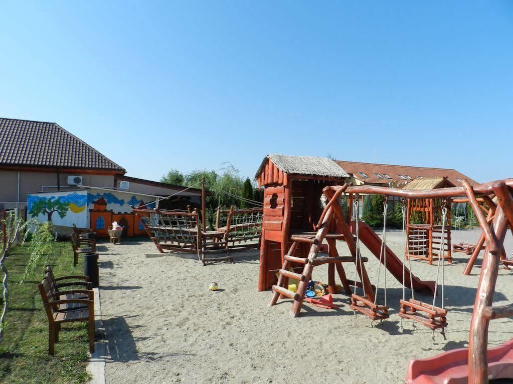 Anette Resort&SPA Covaci Extérieur photo